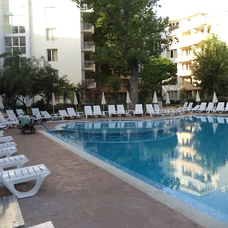 Ξενοδοχείο με διαμερίσματα Guest Dental Space Σάνι Μπιτς